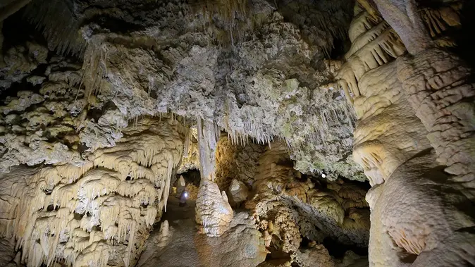 Zeytintaşı Mağarası