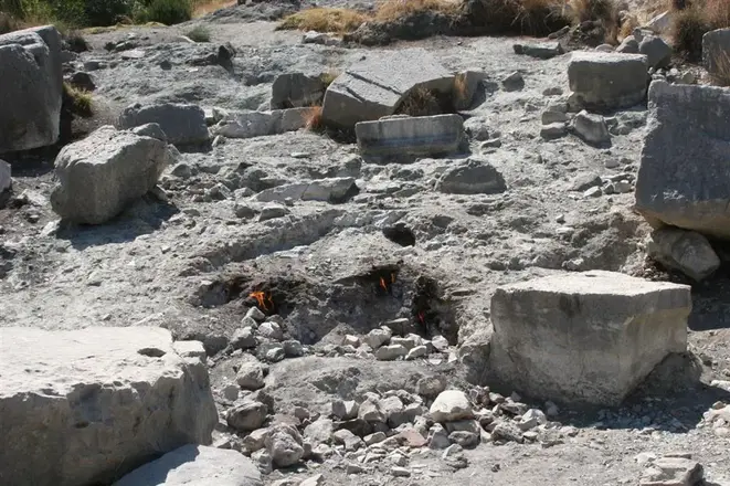 Çıralı Yanartaş (Chimaera)