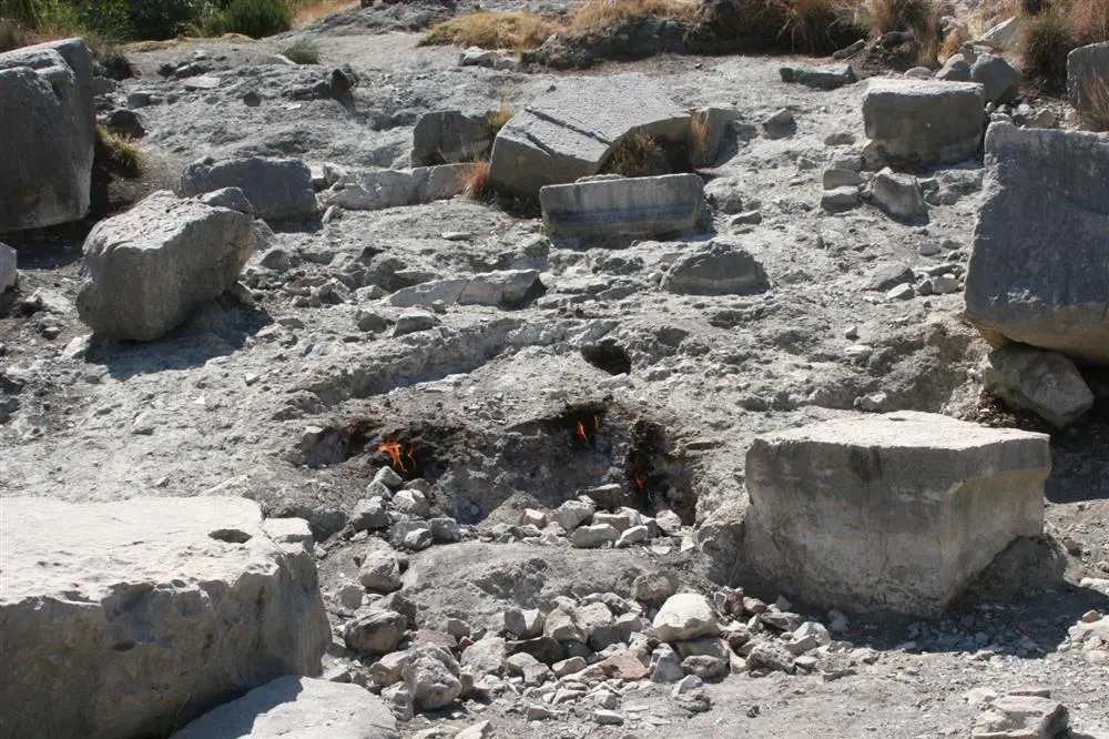 Çıralı Yanartaş (Chimaera)