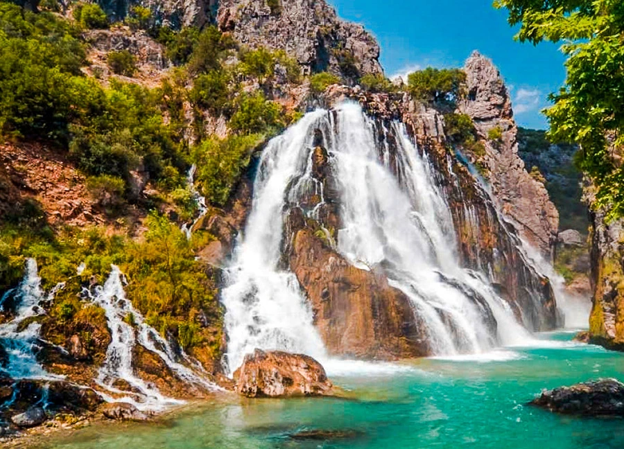 Uçansu Şelalesi Gündoğmuş