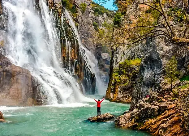 Uçansu Şelalesi Gündoğmuş