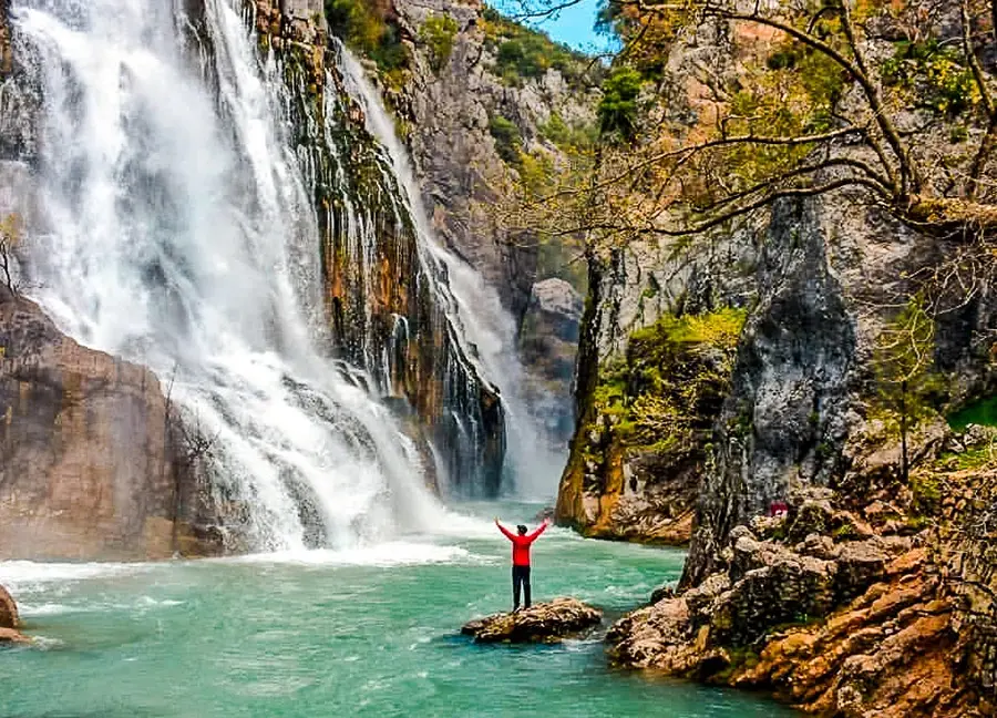 Uçansu Şelalesi Gündoğmuş