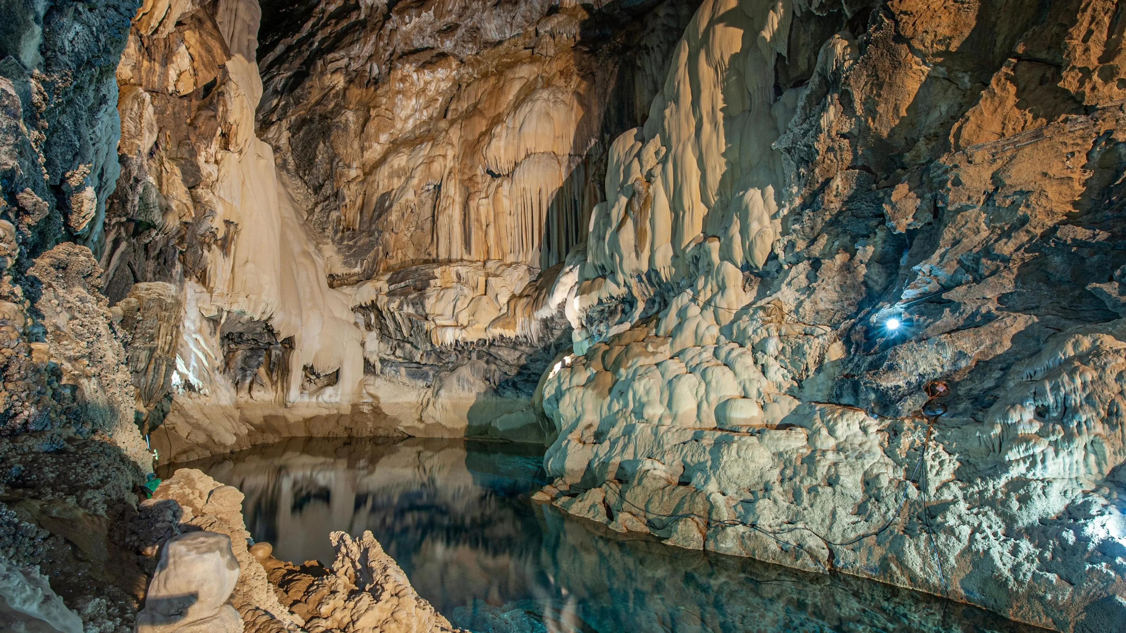 Altınbeşik Cave & Ormana Village 