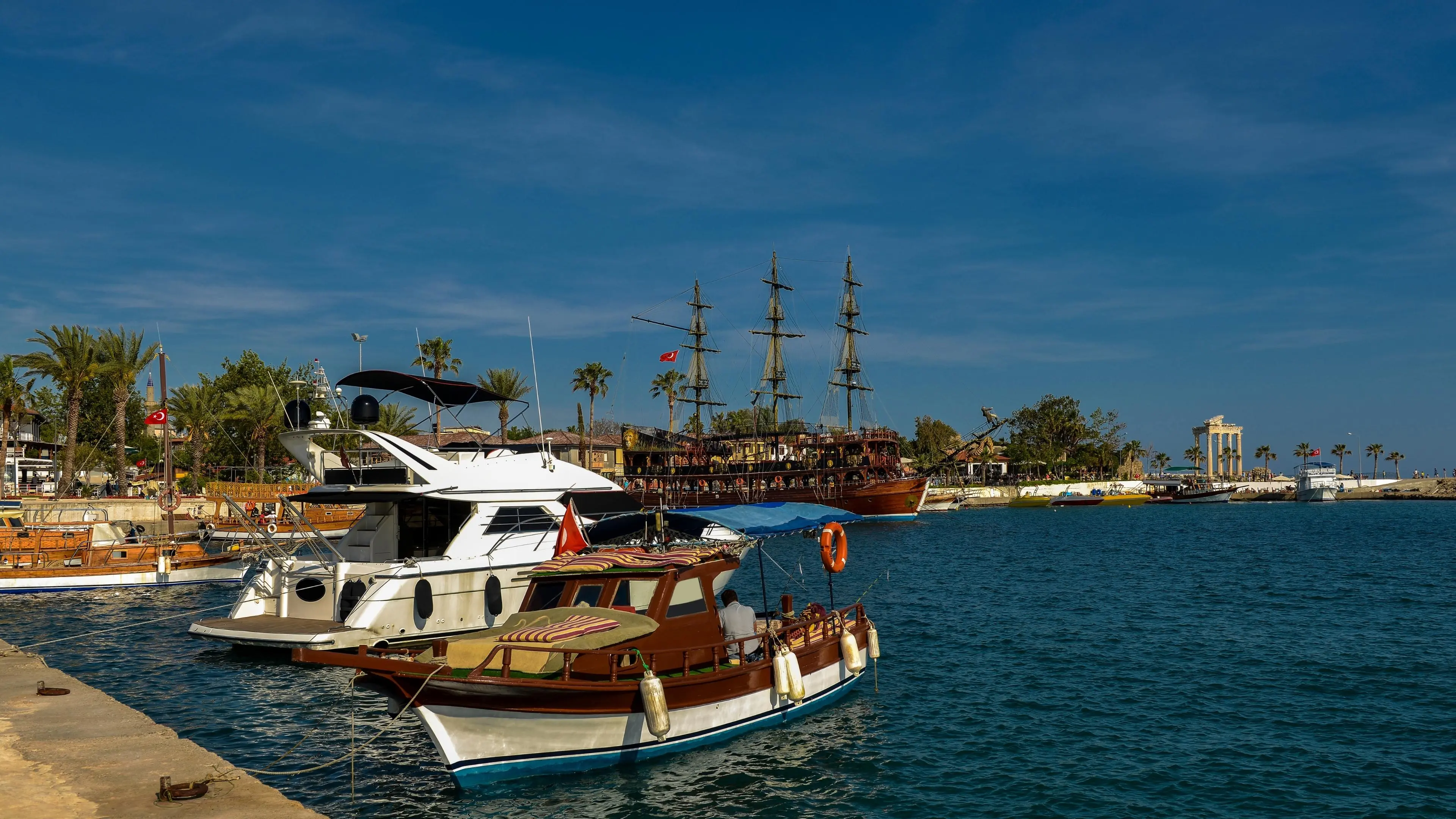 Side Boat Tour