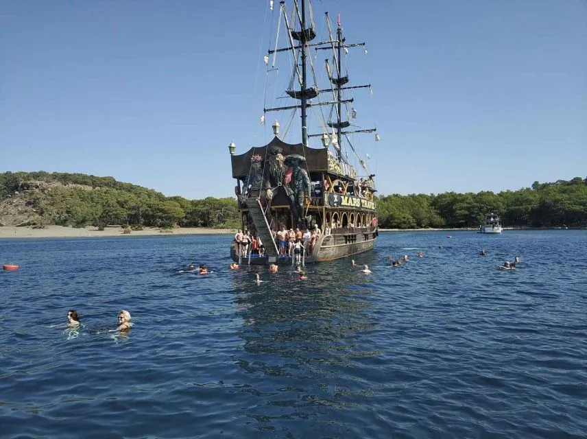 Island Boat Tour