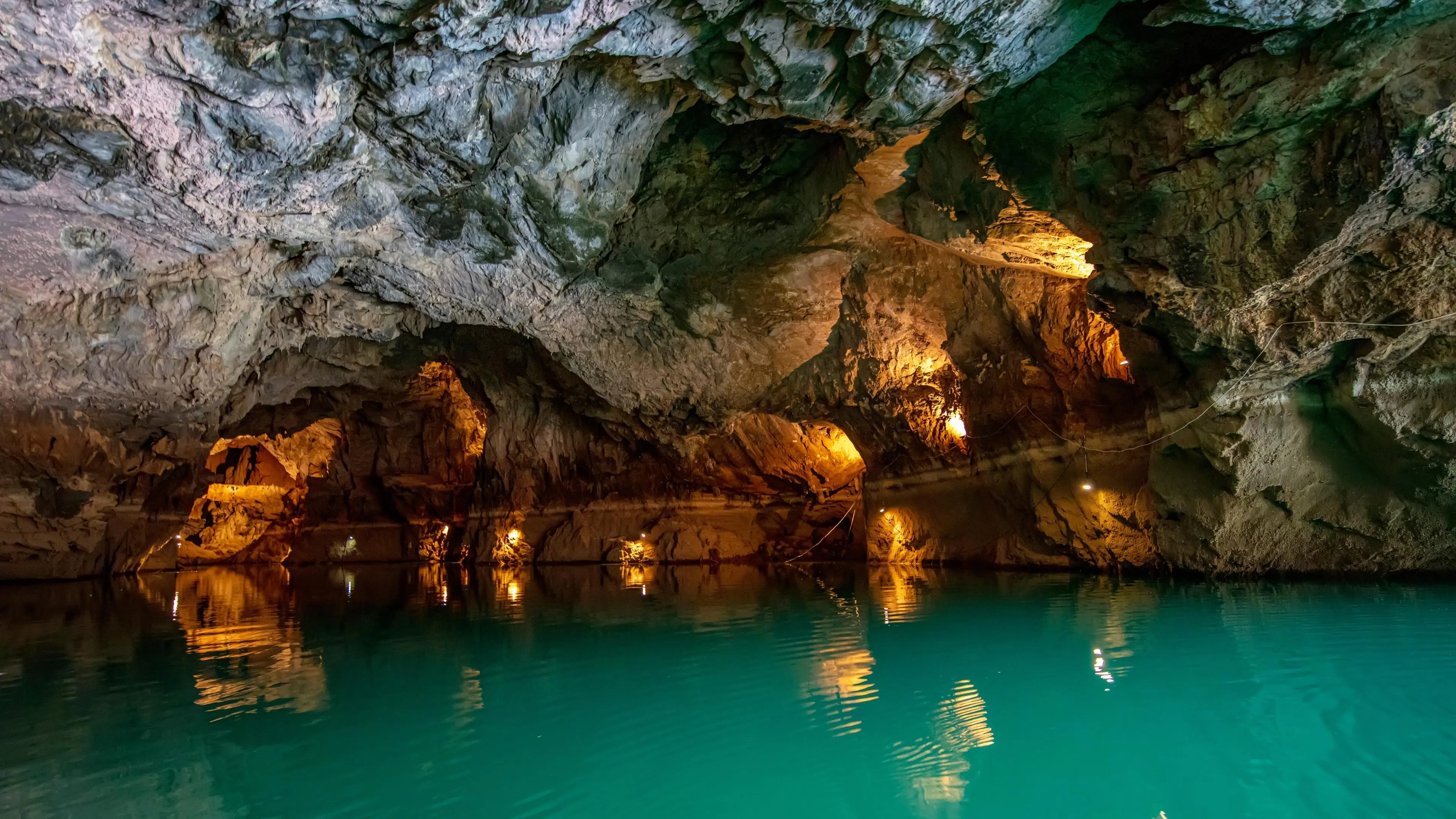 Altınbeşik Cave & Ormana Village 